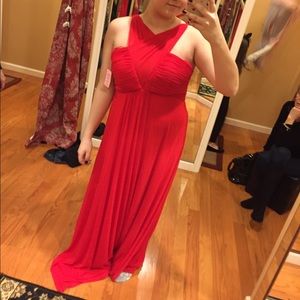 RED Faviana SIZE 12 **UNWORN**