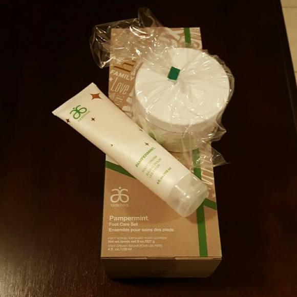 Arbonne foot care Pampermint set