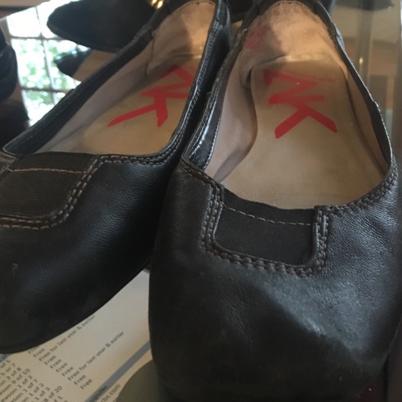 size 9 black flats