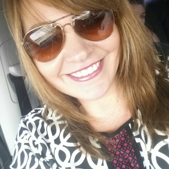 Meet your Posher, Sharon