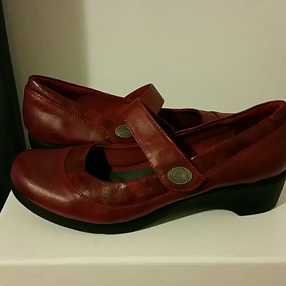 Red leather comfort Mary Janes size 9