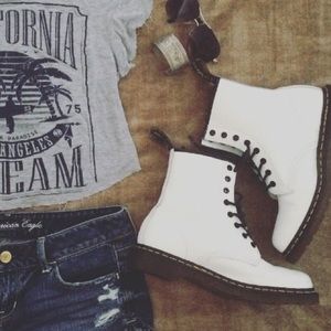 Sz 9 Matte White Doc Martens