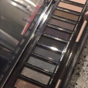 Urban Decay Naked Smoky Palette