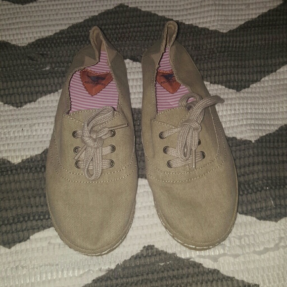 Rocket dog canvas tennis shoes size 8.5