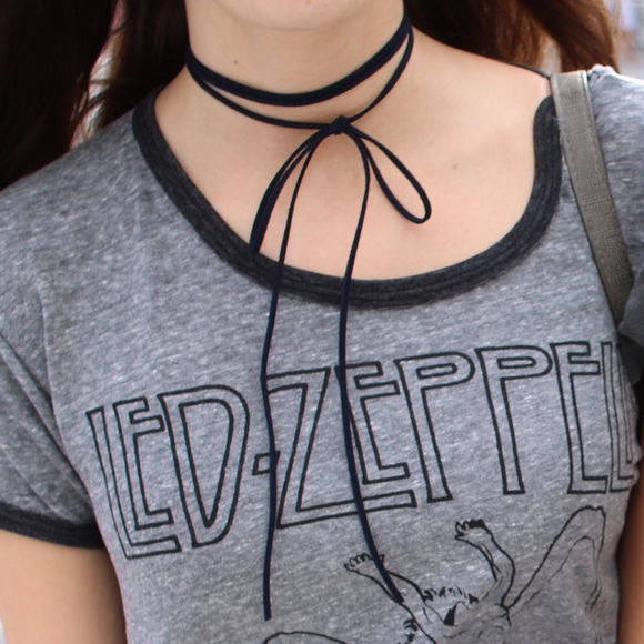 Lace up black necklace - Picture 1 of 1