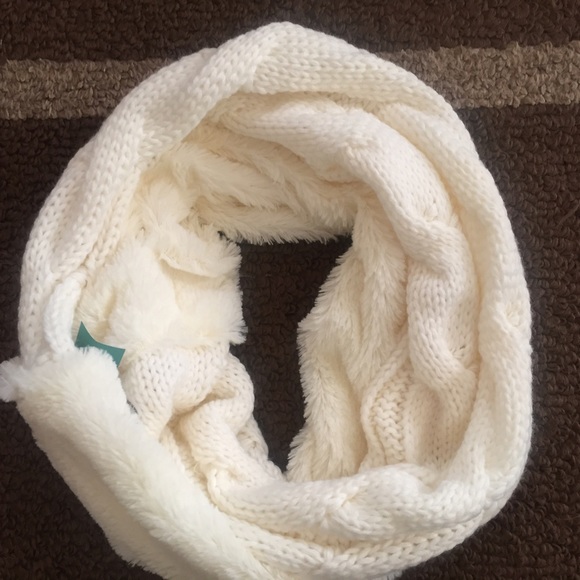 White infinity scarf