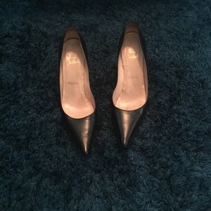 Christian Louboutin Decoltissimo size 40.5 black