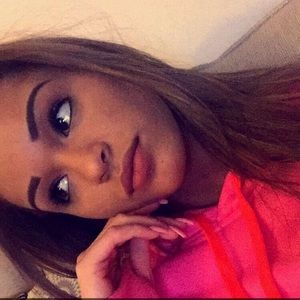 Meet your Posher, Roxana