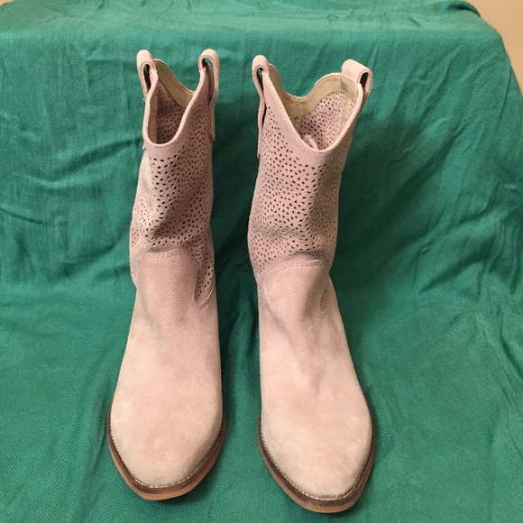 BCBGeneration cowboy boots