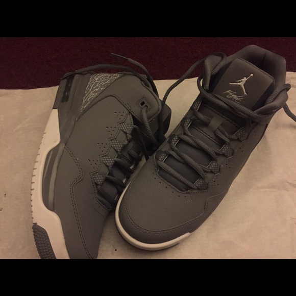 Jordan  flight origin 2BG size 5.5Y