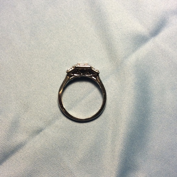 Helzberg engagement ring - Picture 3 of 3