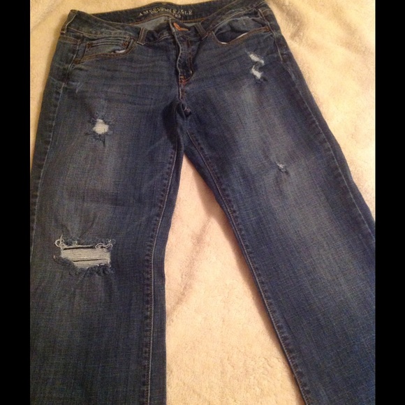AMERICAN EAGLE JEANS