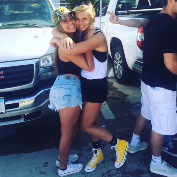 Meet your Posher, Emilee - Picture 1 of 1