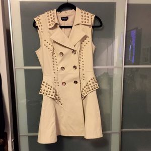 Bebe sleeveless trench coat