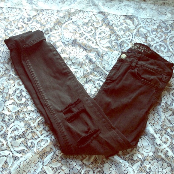 AEO distressed leggings