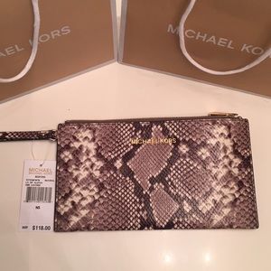 Michael Kors Brand New Authentic Zip Clutch