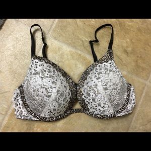⬇️ PRICE DROP: VS Cheetah and Lace Push-Up Bra