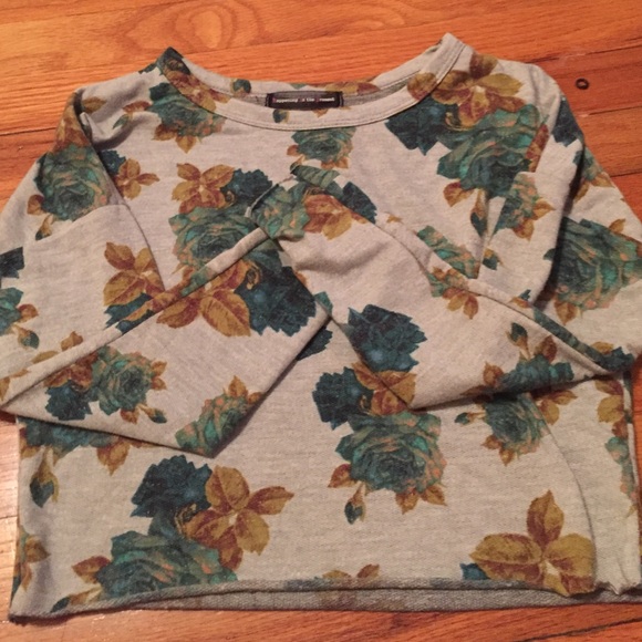 Floral cropped sweater
