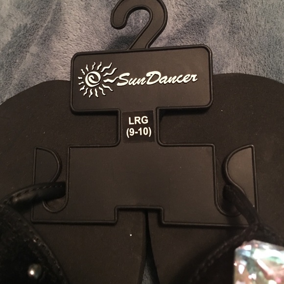 NWT Wedge Flip flops - Picture 3 of 3