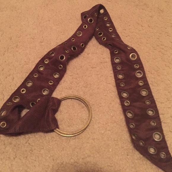 Suede looped belt