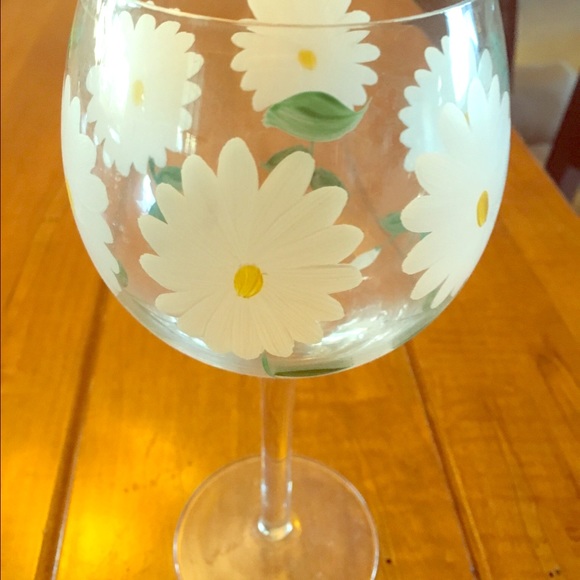 Set of 6 daisy stemware glasses & matching bowl.