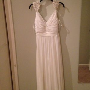 Long white dress/gown