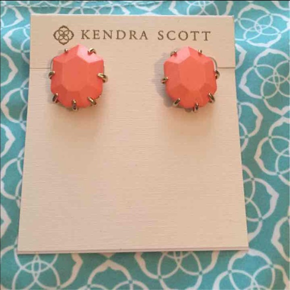 Coral Kendra Scott Morgan Earrings