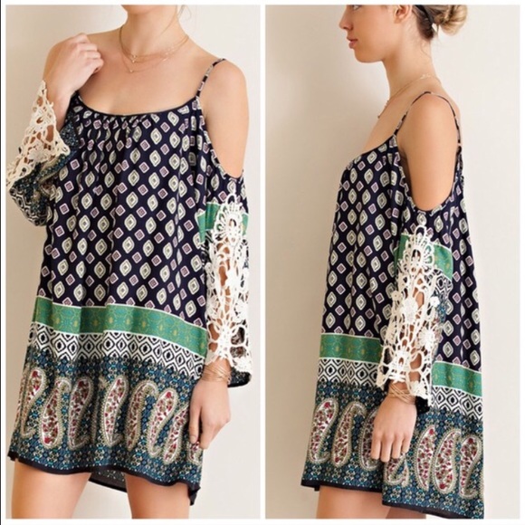 Vivacouture Dresses & Skirts - Sold Bundle Paisley Print Tunic & mauve top