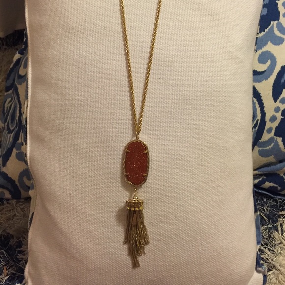 Kendra Scott necklace
