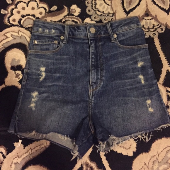Aritzia high waisted cut off shorts
