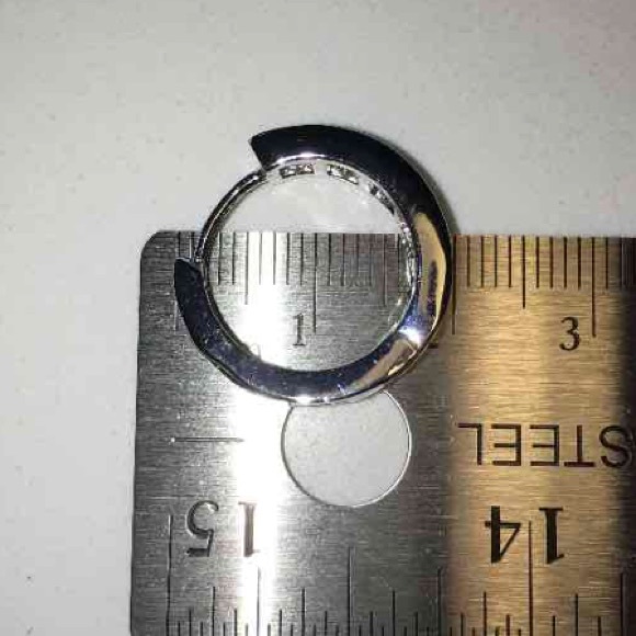 18k white gold plated huggie earrings - Picture 3 of 4