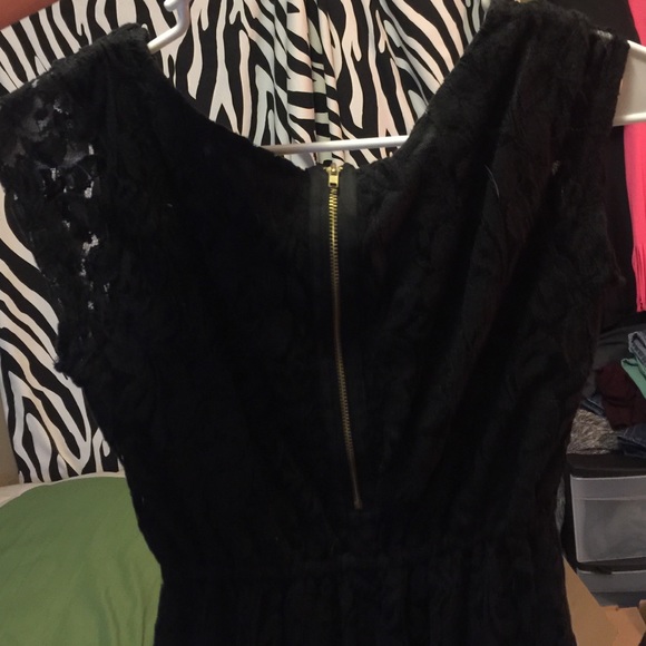 Lace black dress - Picture 3 of 3