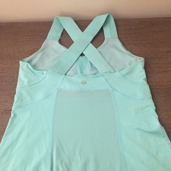 Lululemon turquoise tank top