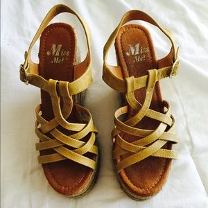 Good Strata-Tude Wedge Sandals