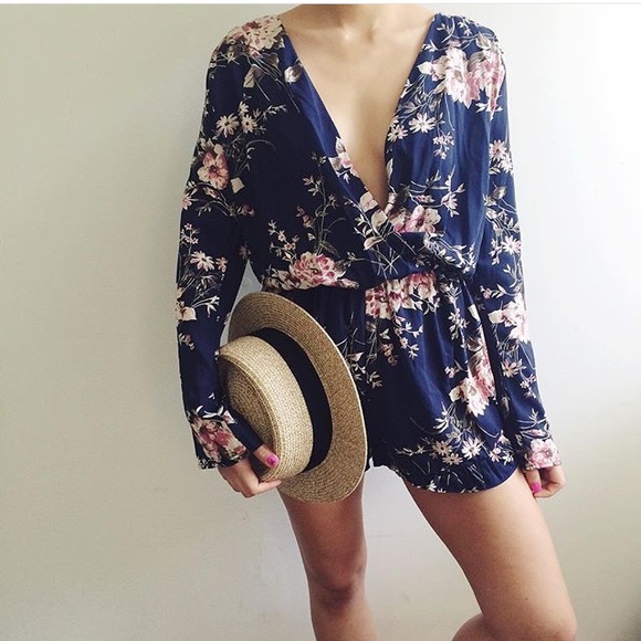💥SALE💥Navy floral long sleeve romper ruffle short - Picture 3 of 5