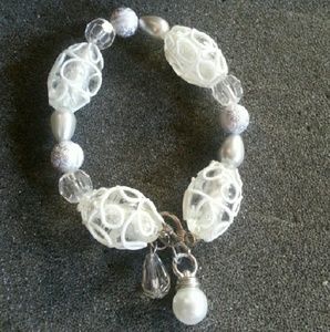 Stretch bracelet with charm