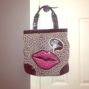 Bestseyville cheetah print lip bag