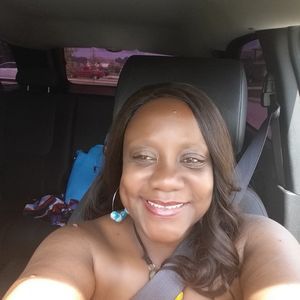 Meet your Posher, Tee