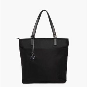 New! T.T. Carryall Laptop Tote 💻💼