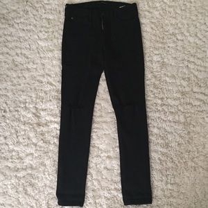 Black skinny jeans. Ripped knees!