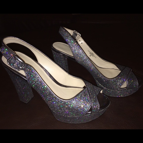 Nine West Peep Toe Shoes. - Picture 2 of 4