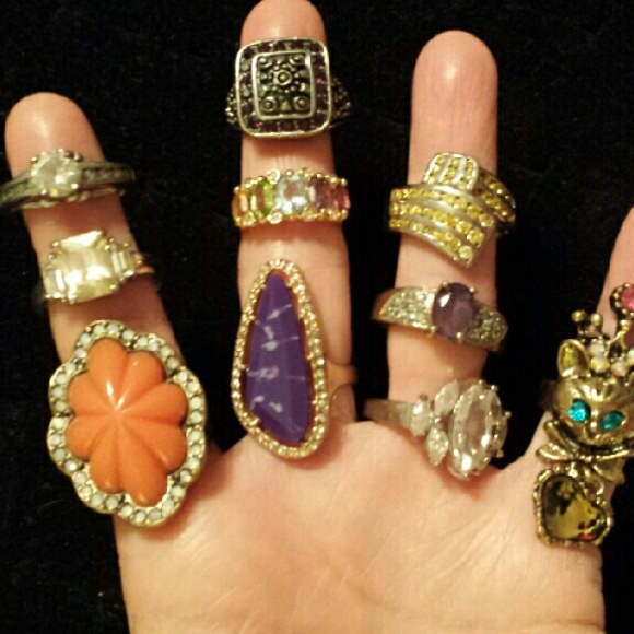 Welcome to my closet 🌹🌿 - Picture 14 of 16