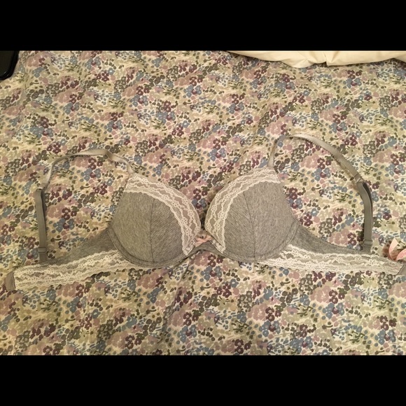 Victoria's Secret bra - Picture 1 of 2