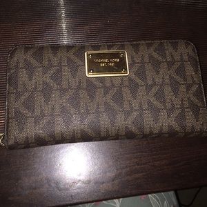 💯 authentic Michael Kors