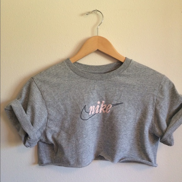 💔sold 💔Cropped Baby Pink - Nike Croptop - Picture 2 of 4