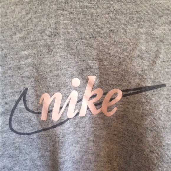 💔sold 💔Cropped Baby Pink - Nike Croptop - Picture 3 of 4