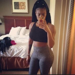 Meet your Posher, Naquessa ajai