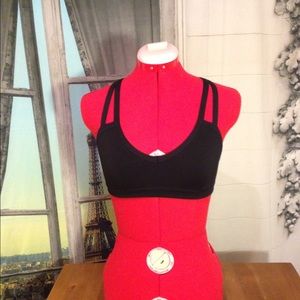 Black Lululemon sports bra
