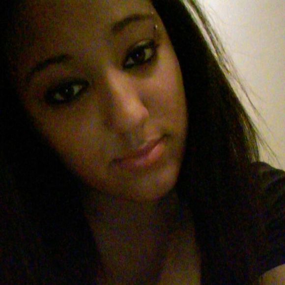 Meet your Posher, Tinesha - Picture 1 of 1