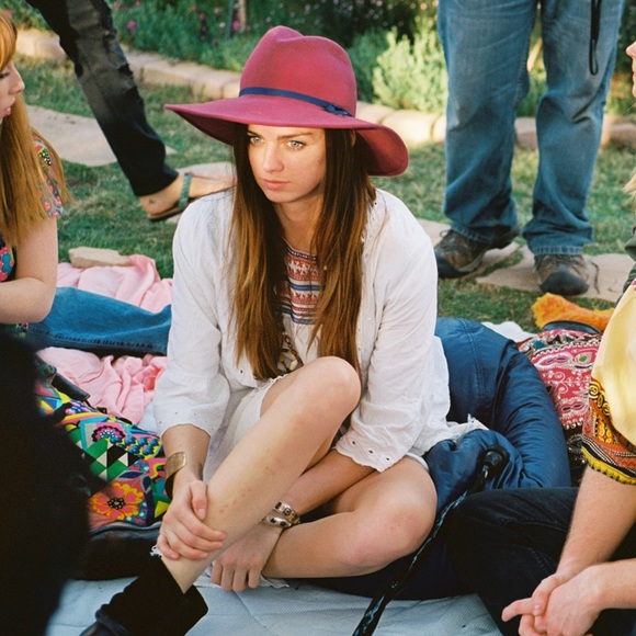 Meet your Posher, Mary - Picture 2 of 7